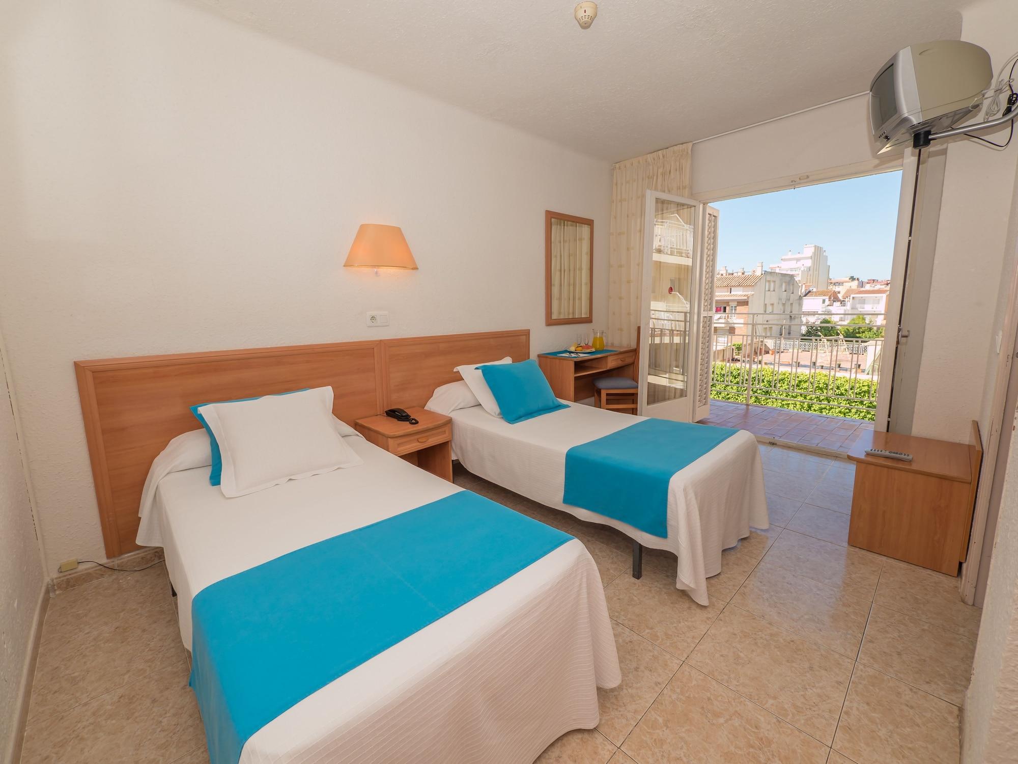 Hotel Checkin Pineda Pineda de Mar Esterno foto
