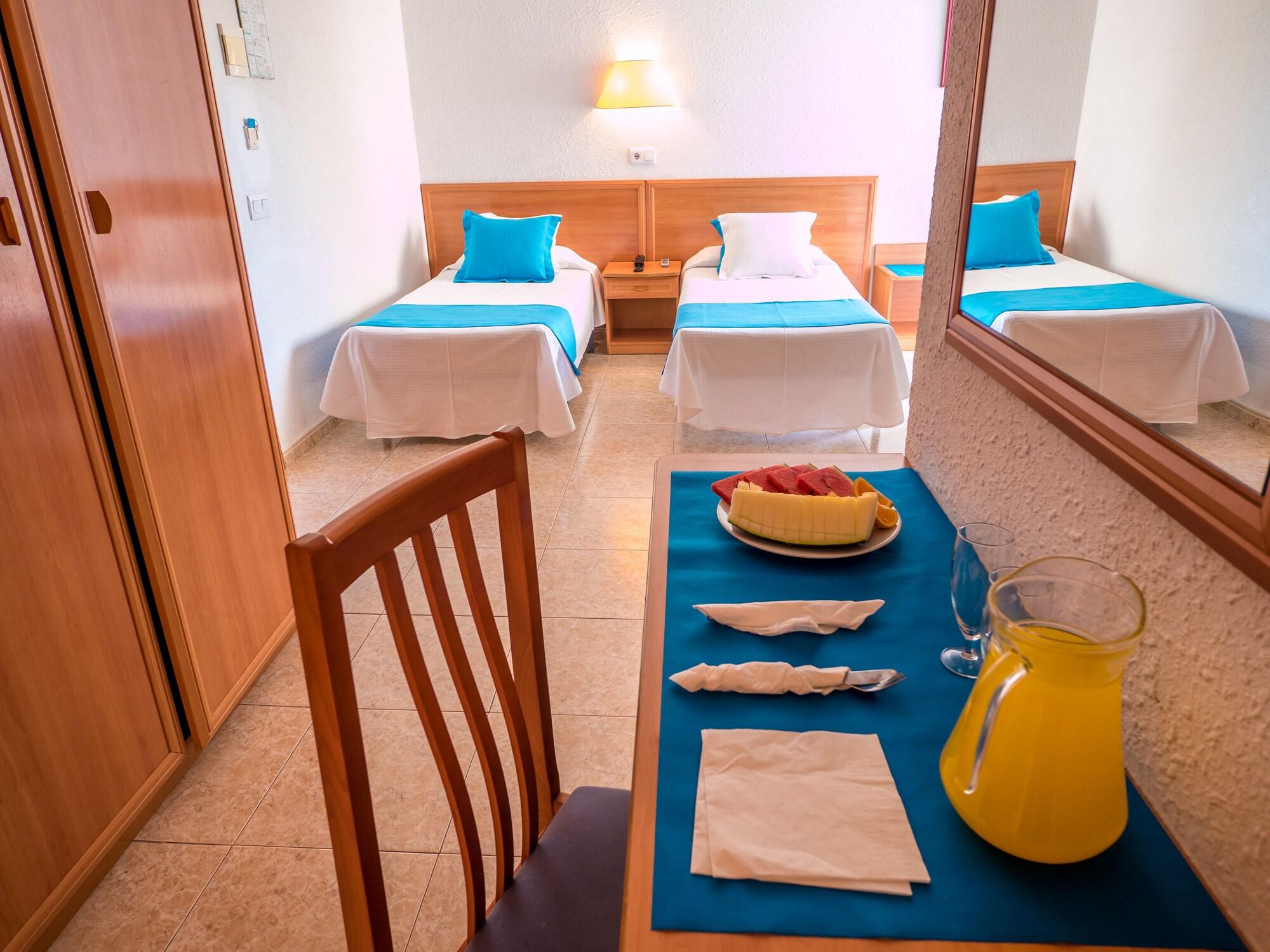 Hotel Checkin Pineda Pineda de Mar Esterno foto