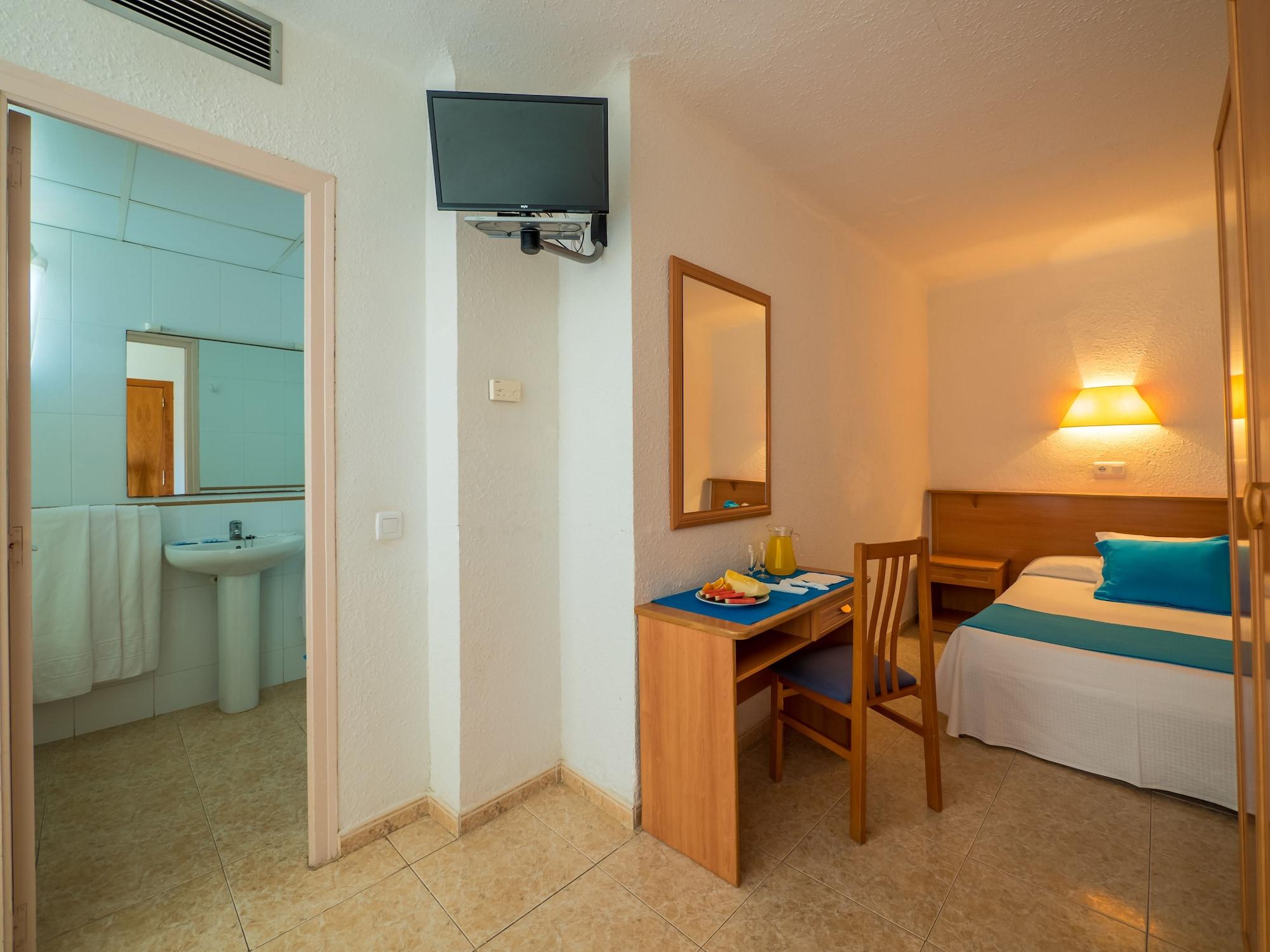 Hotel Checkin Pineda Pineda de Mar Esterno foto