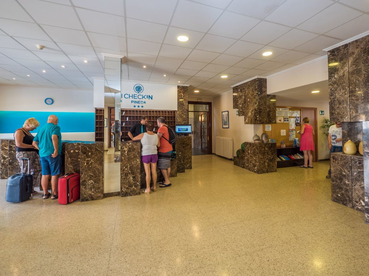 Hotel Checkin Pineda Pineda de Mar Esterno foto